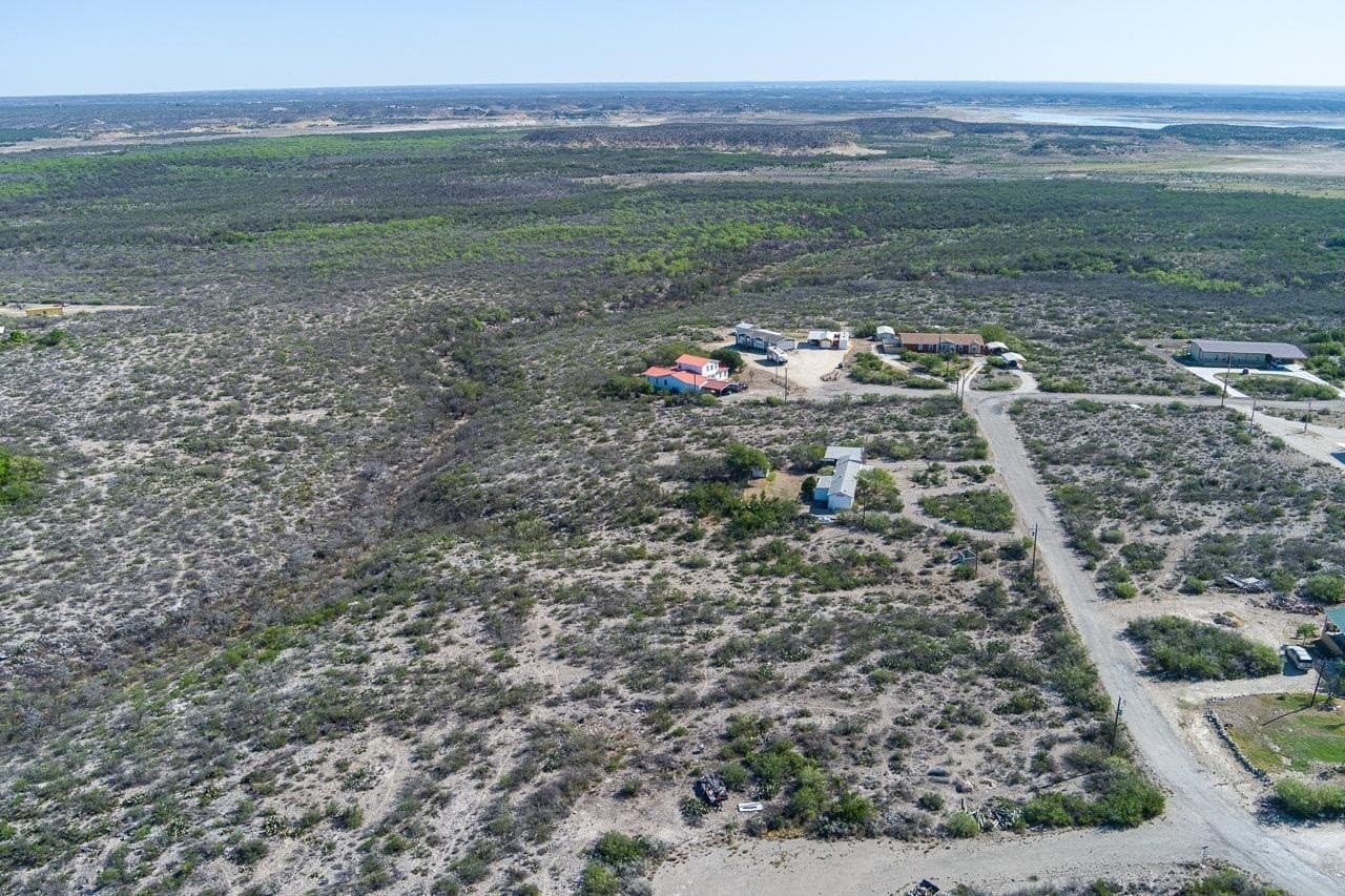 1.36 acres in Val Verde County - photo 7