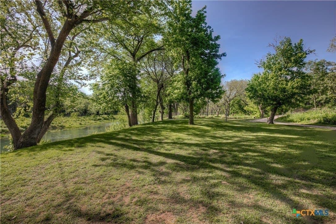 1 acres in Comal County - photo 12