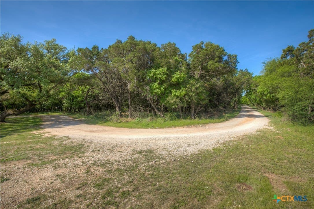 1 acres in Comal County - photo 17