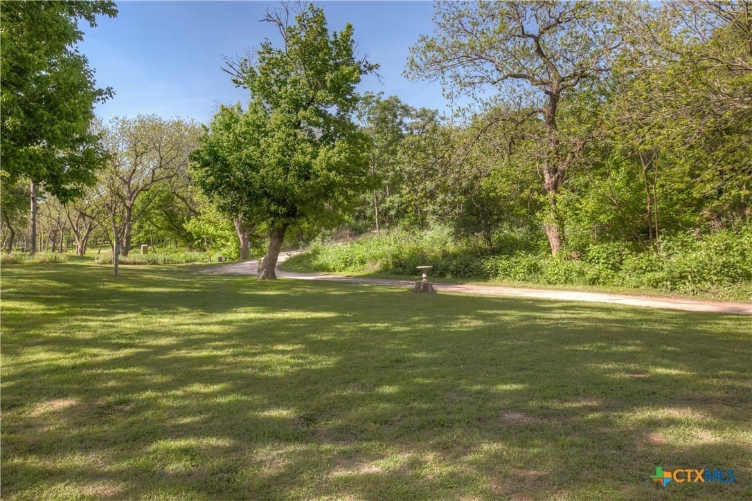 1 acres in Comal County - photo 11