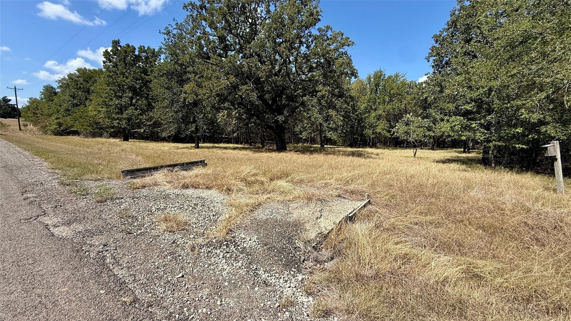 0.5 acres in Navarro County - photo 14