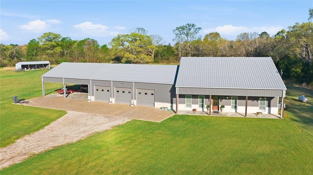 32.3 acres in Henderson County