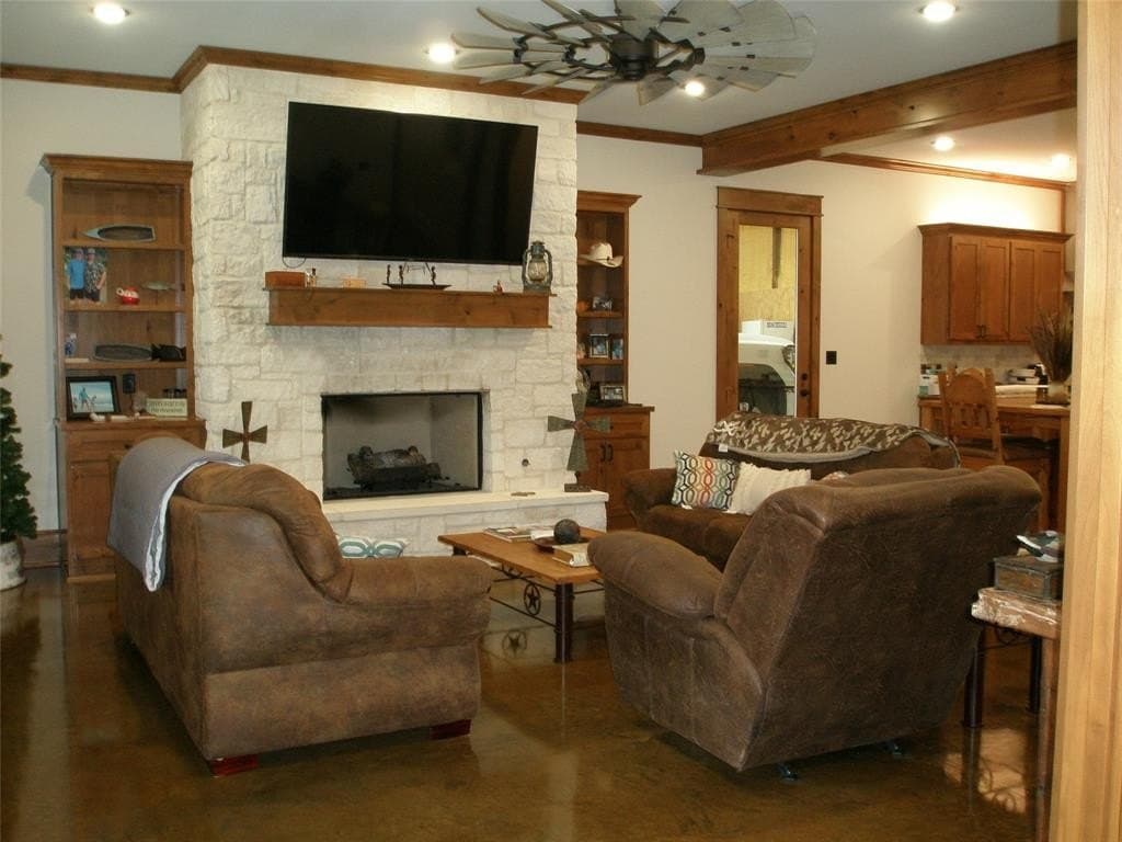 32.3 acres in Henderson County gallery image 2