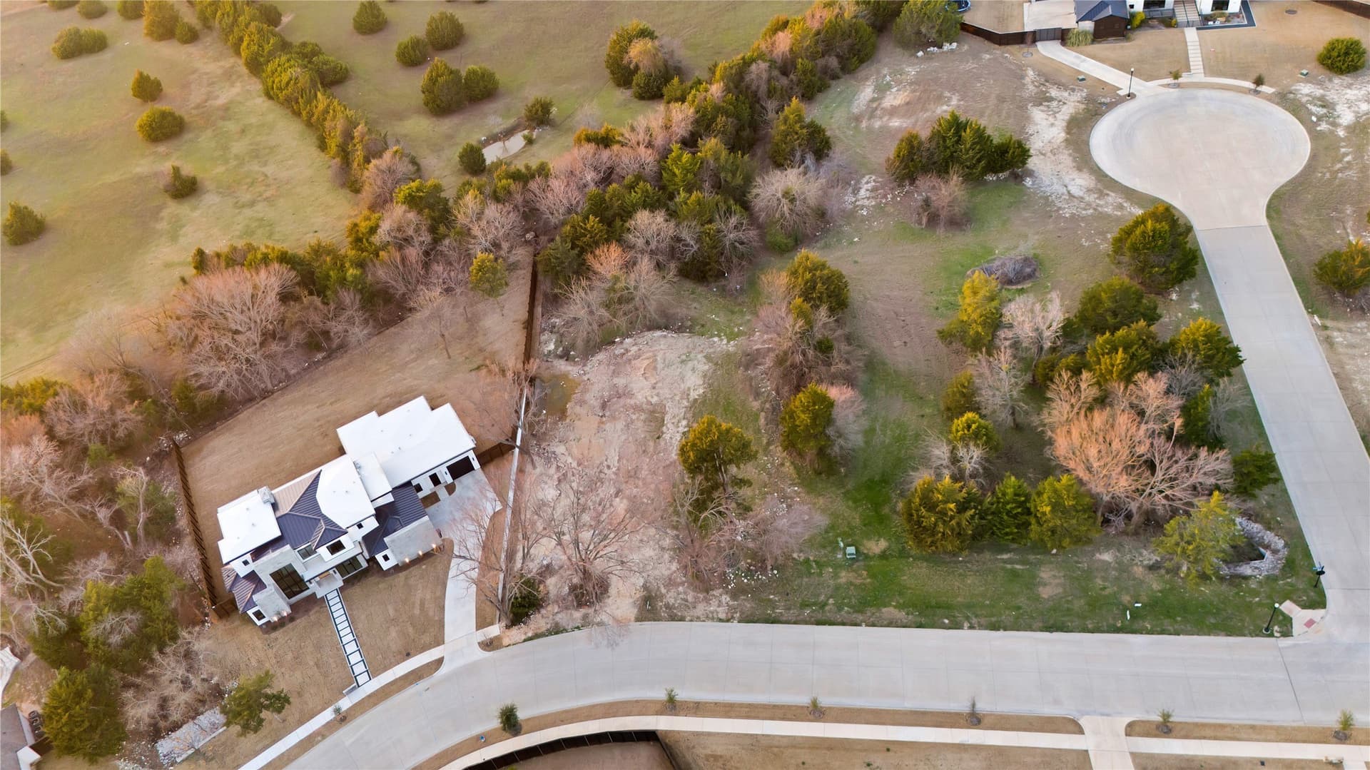 0.83 acres in Ellis County - photo 2