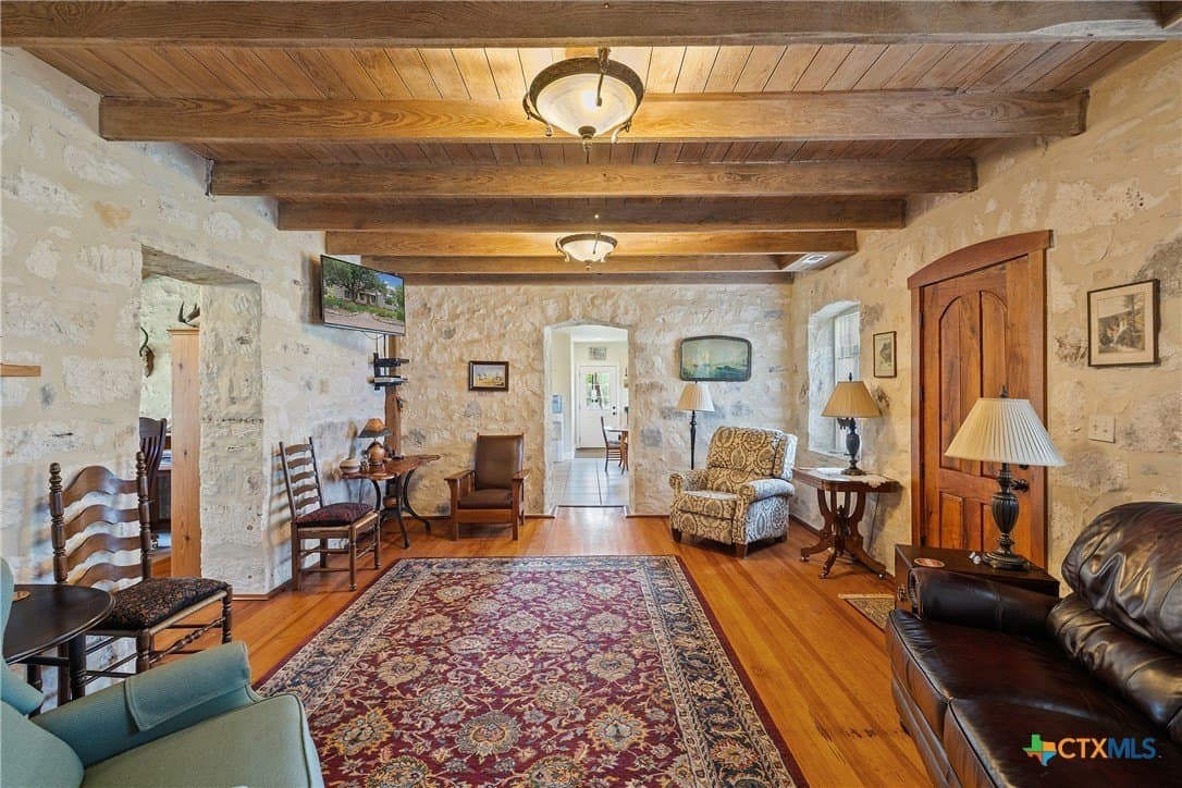 28 acres in Gillespie County gallery image 4