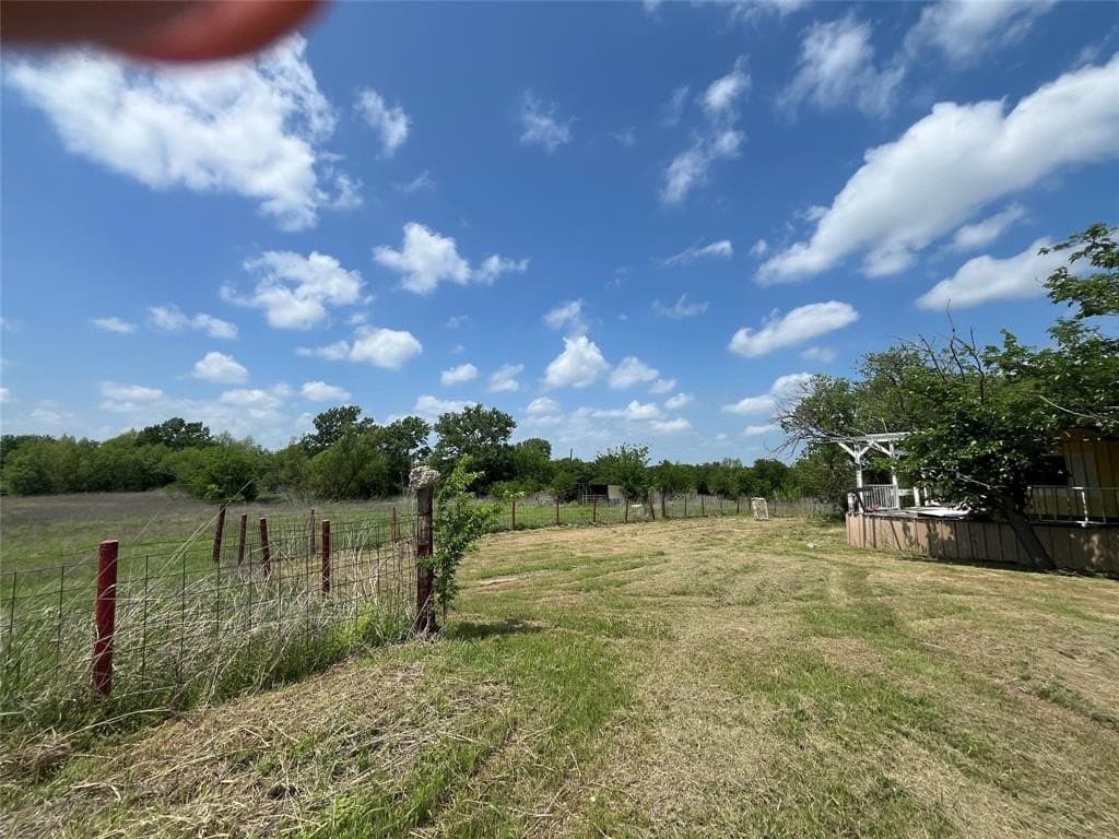 4.5 acres in Ellis County gallery image 4