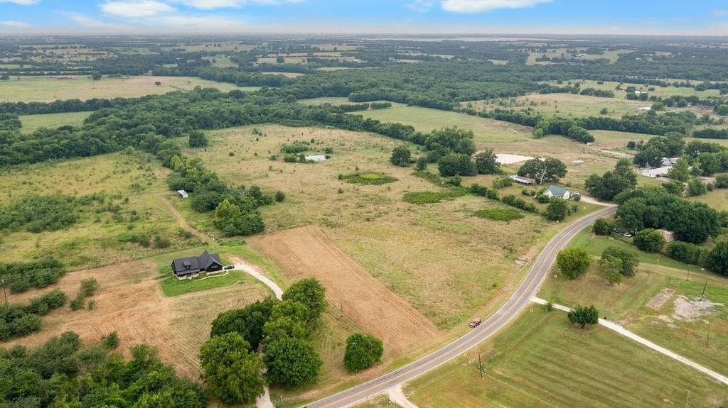 20 acres in Lamar County
