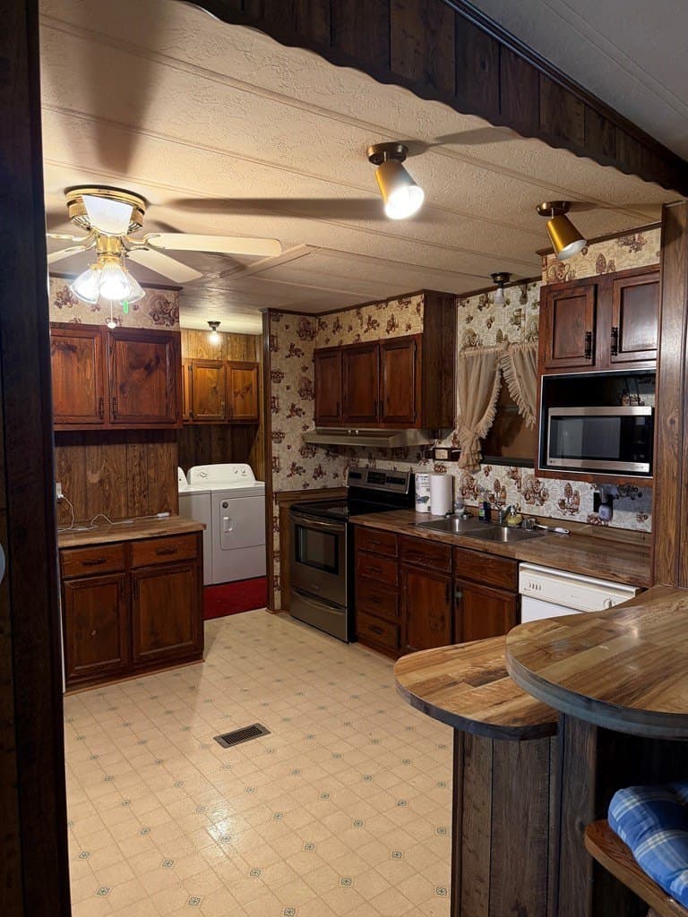 3.11 acres in Henderson County gallery image 4