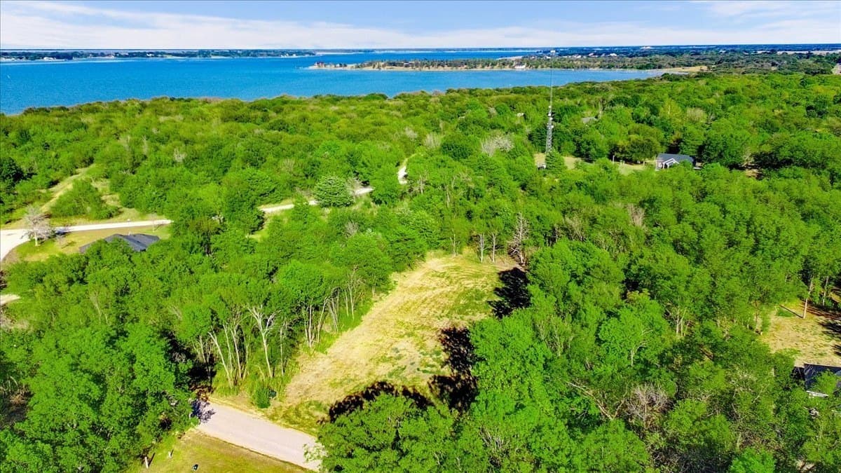 0.48 acres in Navarro County - photo 4
