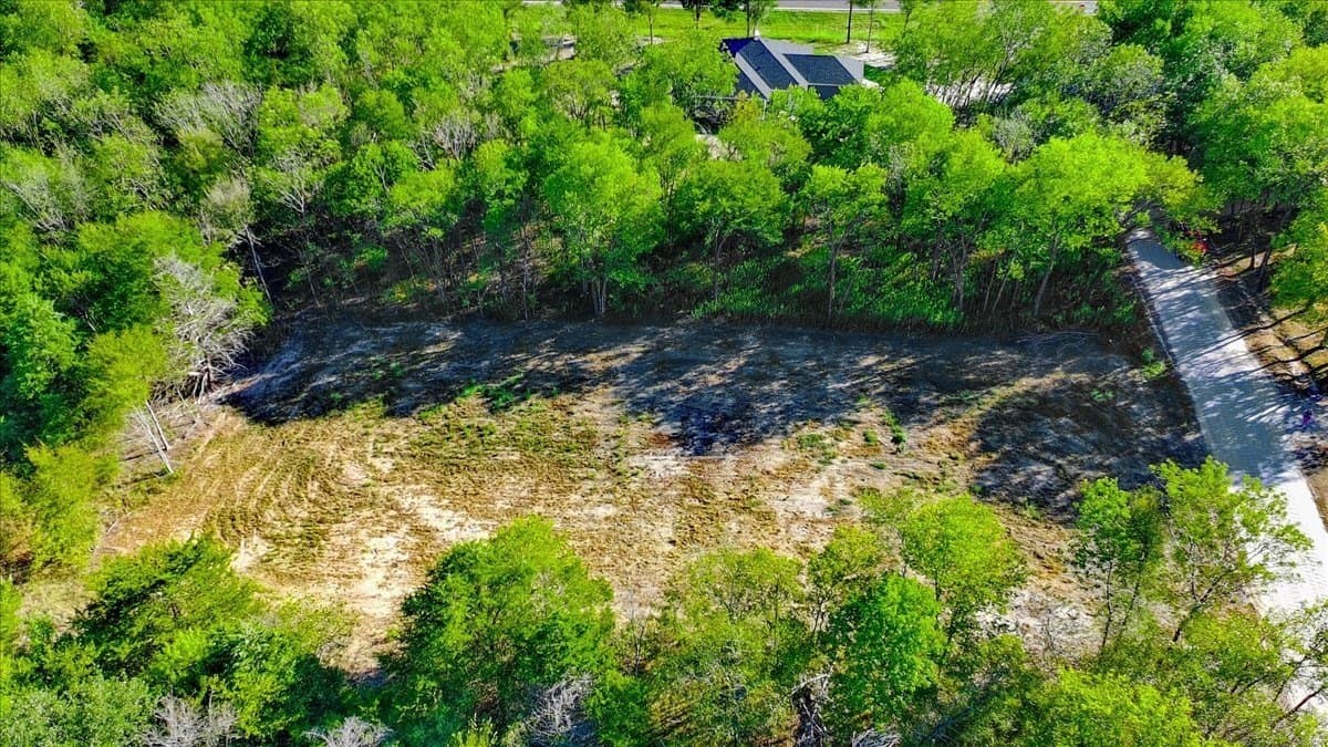 0.48 acres in Navarro County - photo 10