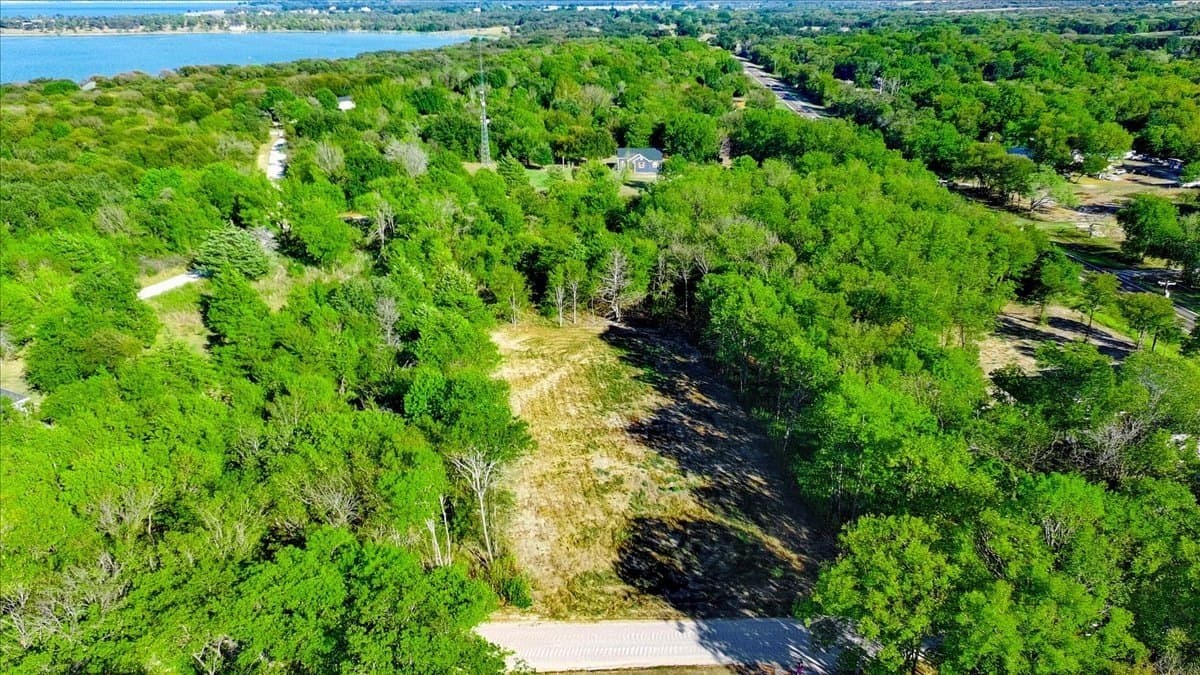 0.48 acres in Navarro County - photo 8