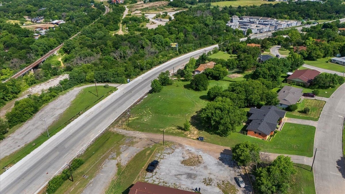 0.35 acres in Tarrant County - photo 10