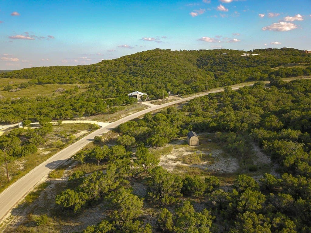 5.69 acres in Bandera County gallery image 3