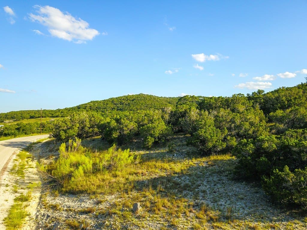5.69 acres in Bandera County - photo 6
