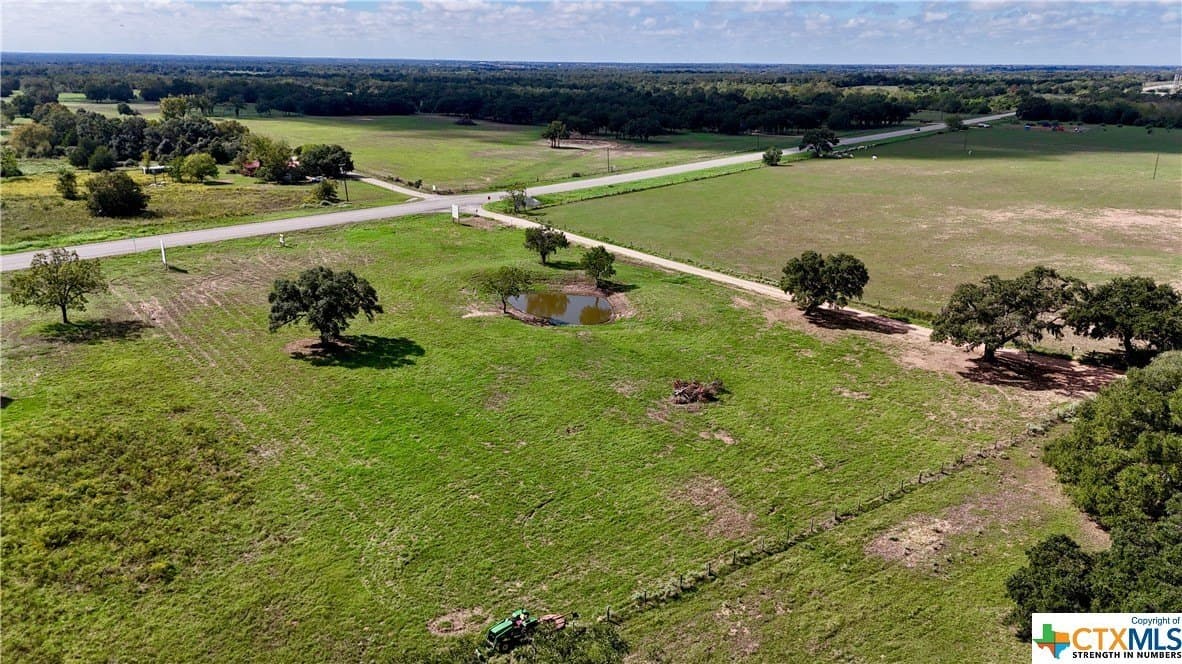 3.17 acres in Lavaca County gallery image 2