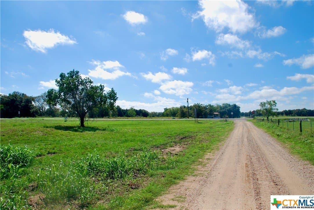3.17 acres in Lavaca County - photo 10