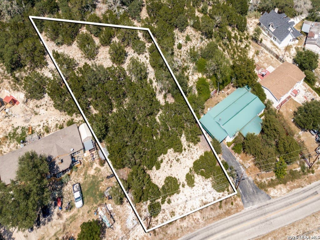 0.66 acres in Kendall County