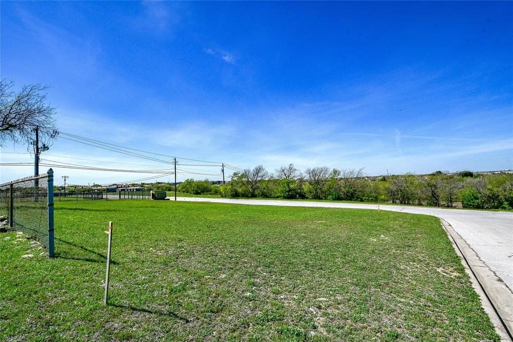 0.33 acres in Tarrant County gallery image 4