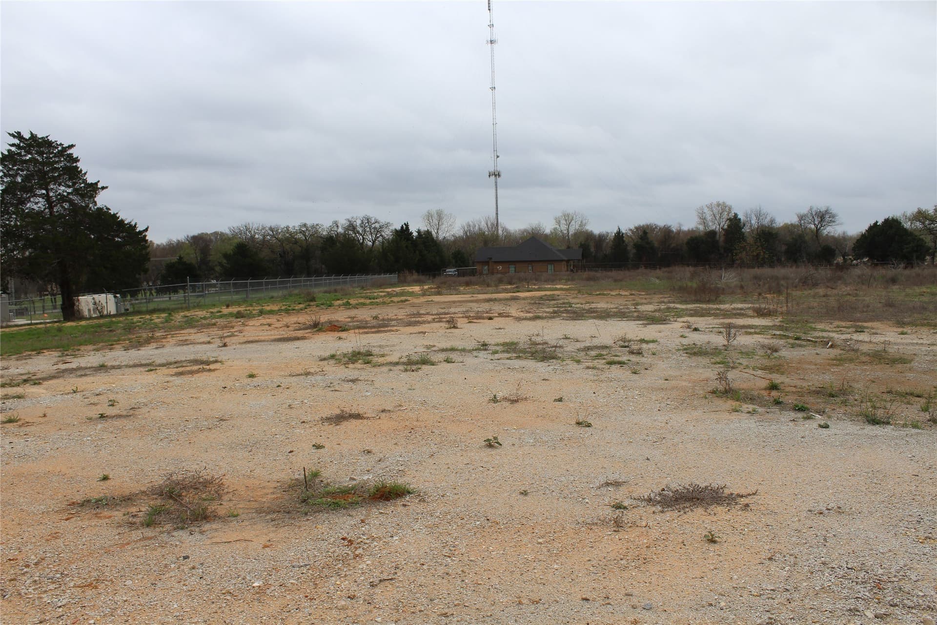 3.33 acres in Dallas County gallery image 2