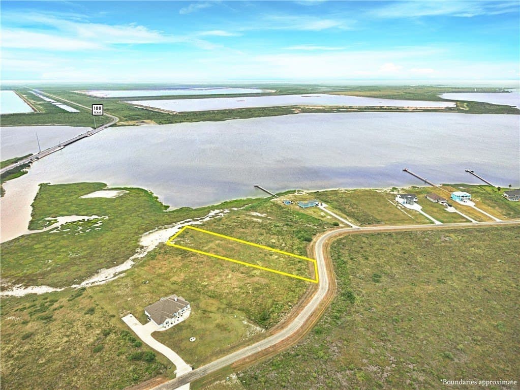 1.03 acres in Aransas County gallery image 2