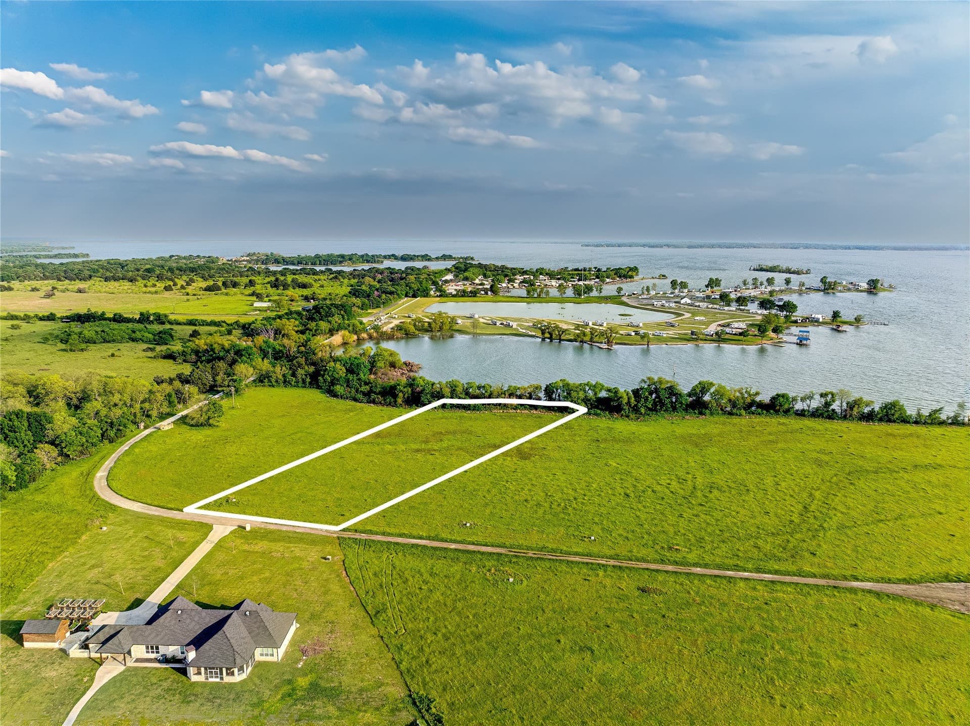 1.68 acres in Navarro County gallery image 2