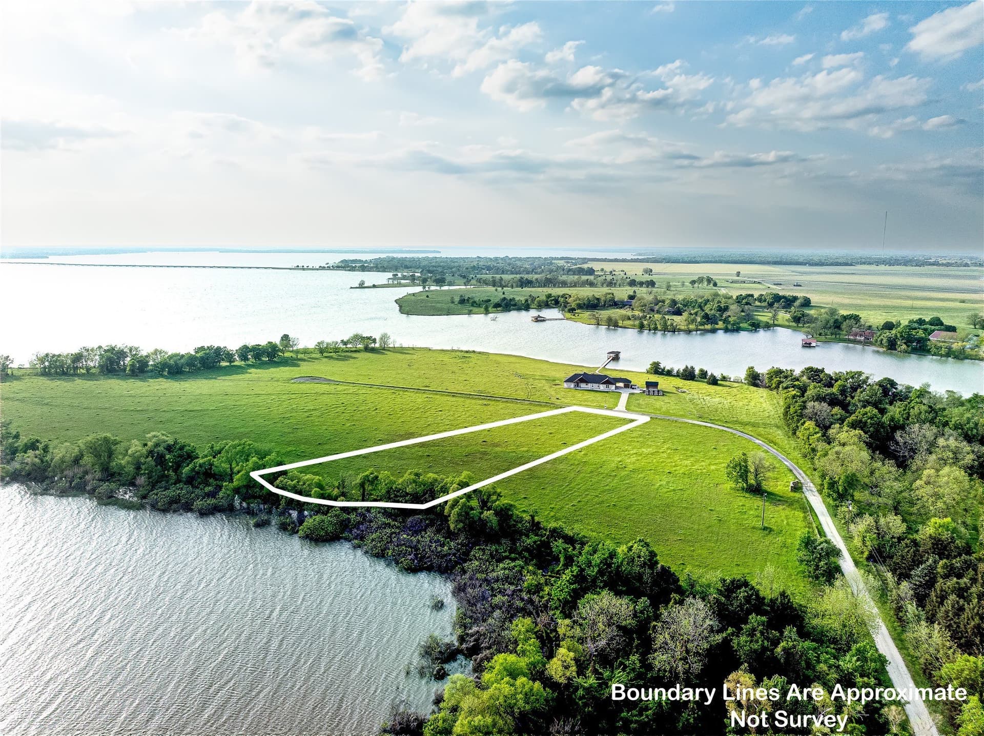 1.68 acres in Navarro County gallery image 3