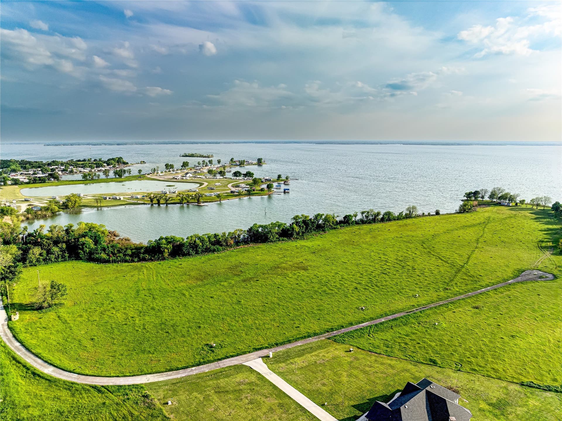 1.68 acres in Navarro County gallery image 4