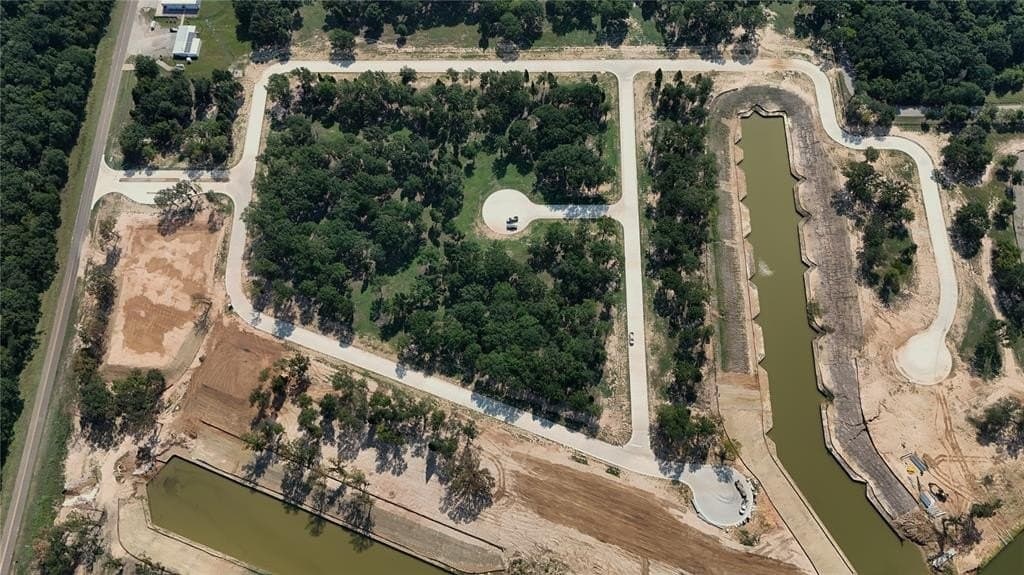 0.32 acres in Henderson County gallery image 2