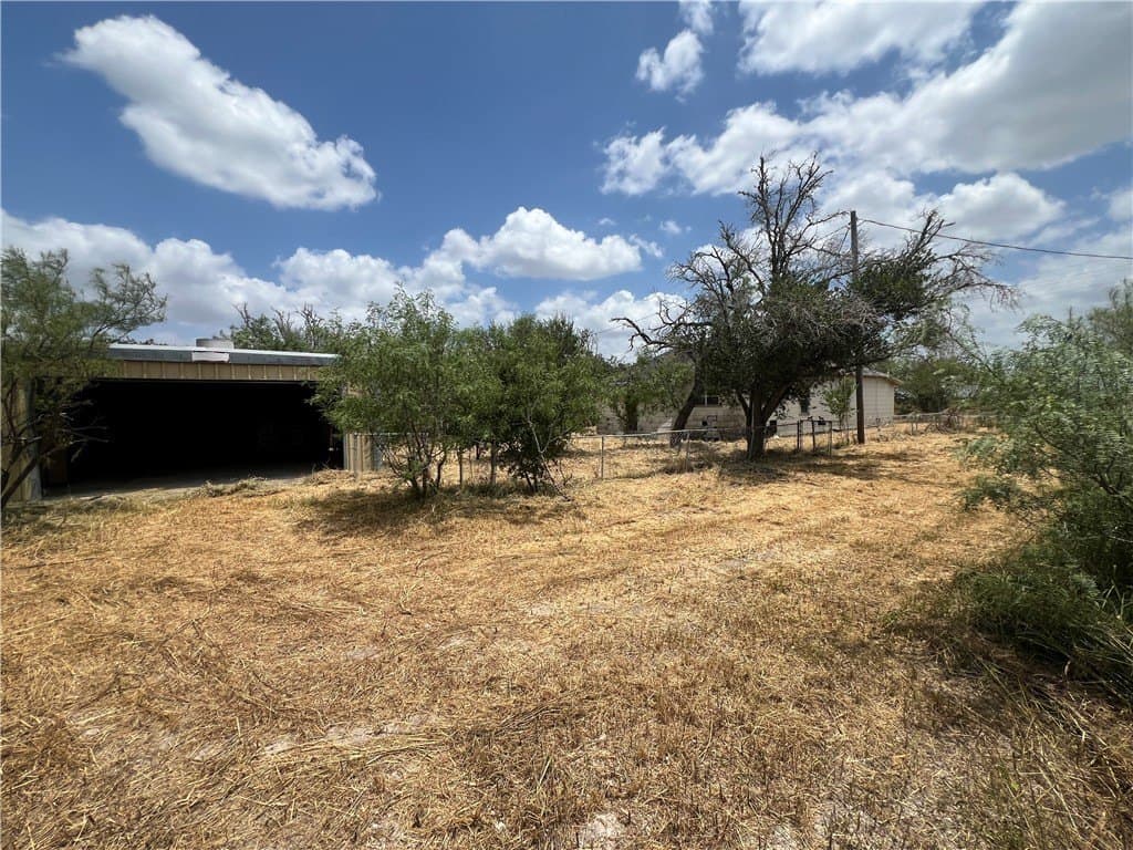 100,000 acres in Jim Wells County - photo 22