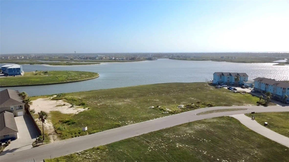 0.34 acres in Nueces County - photo 2