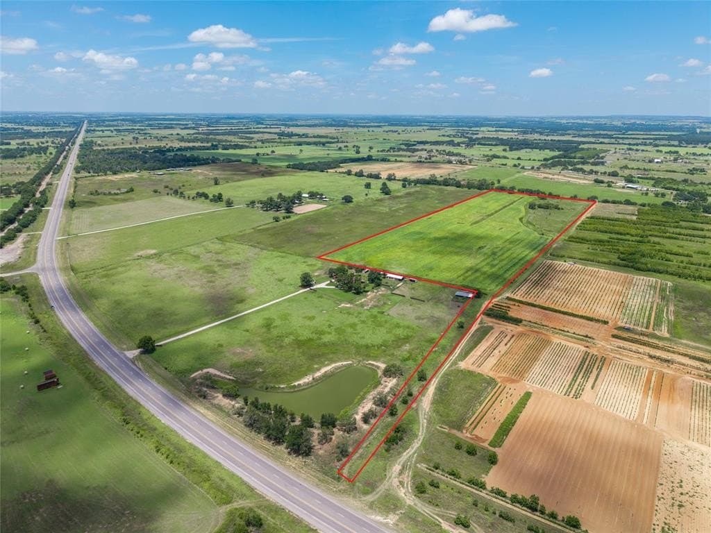 25.5 acres in Comanche County