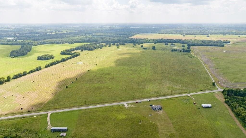 10.01 acres in Lamar County gallery image 3