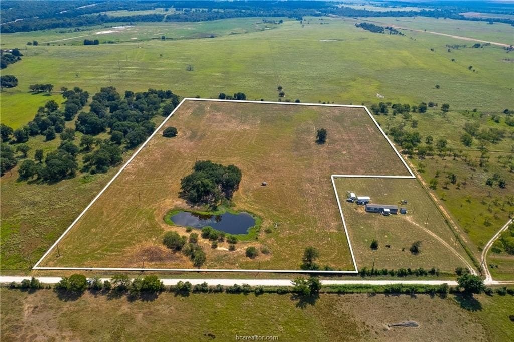 21.61 acres in Robertson County - photo 7