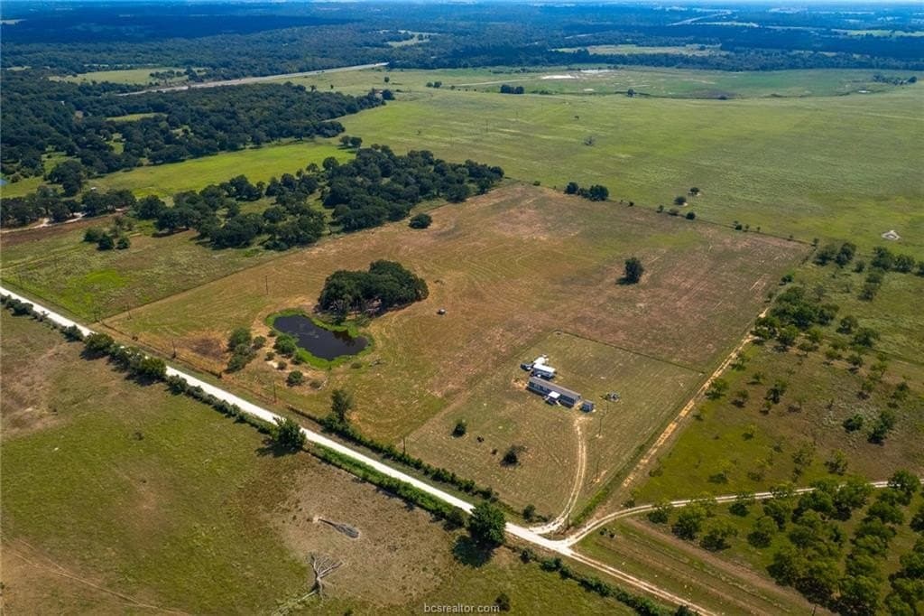 21.61 acres in Robertson County - photo 9