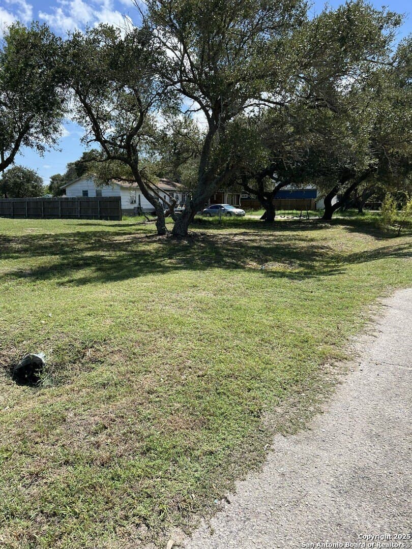 0.44 acres in San Patricio County - photo 5