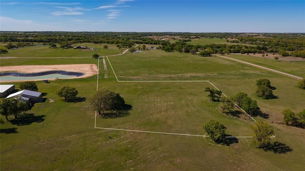 3.33 acres in Montague County gallery image 4