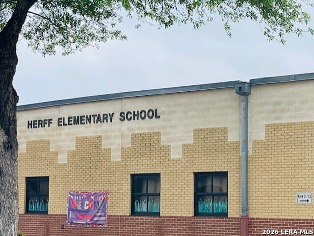 0.19 acres in Webb County gallery image 4