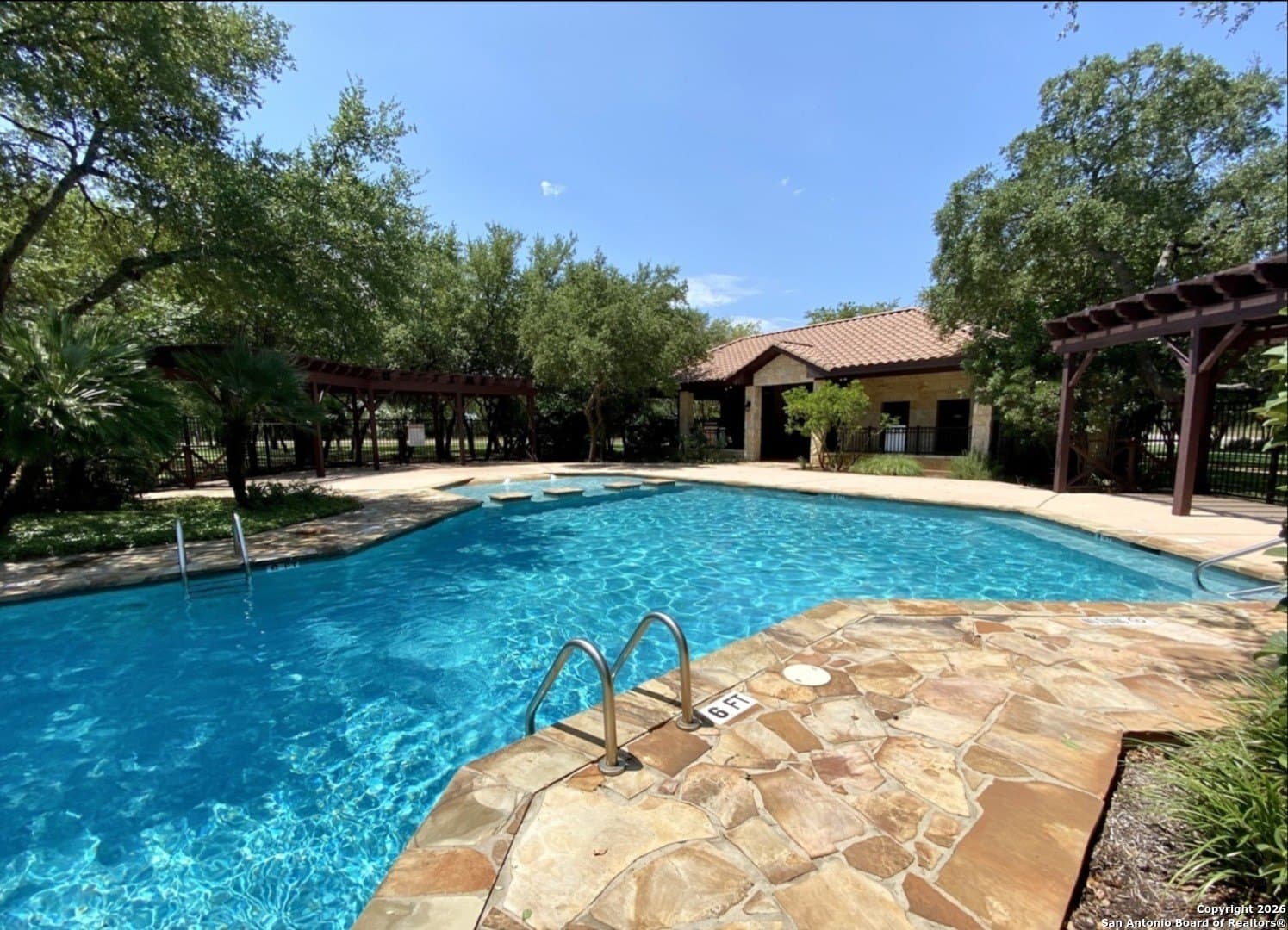 1.09 acres in Comal County gallery image 2