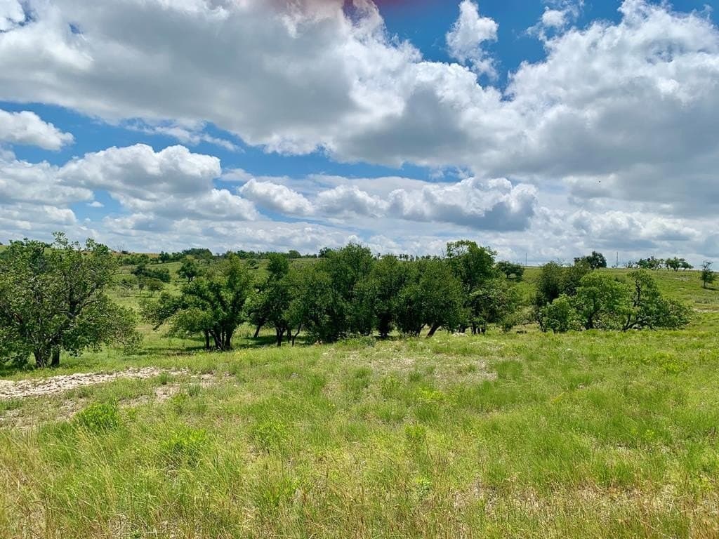 3.29 acres in Gillespie County