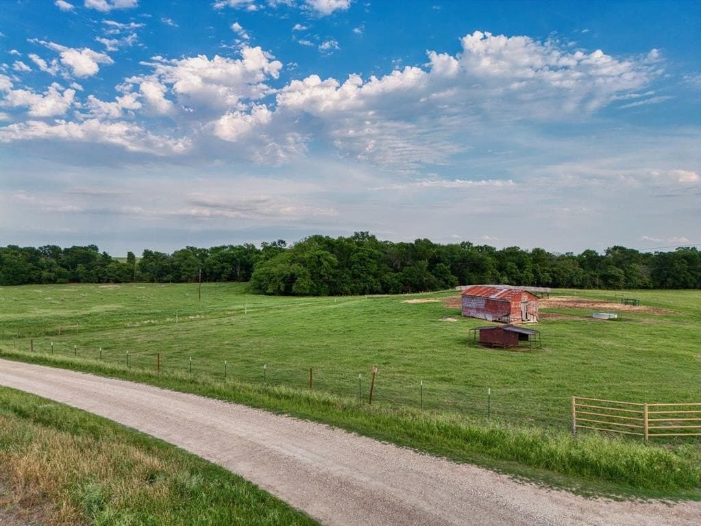 11.5 acres in Falls County gallery image 4