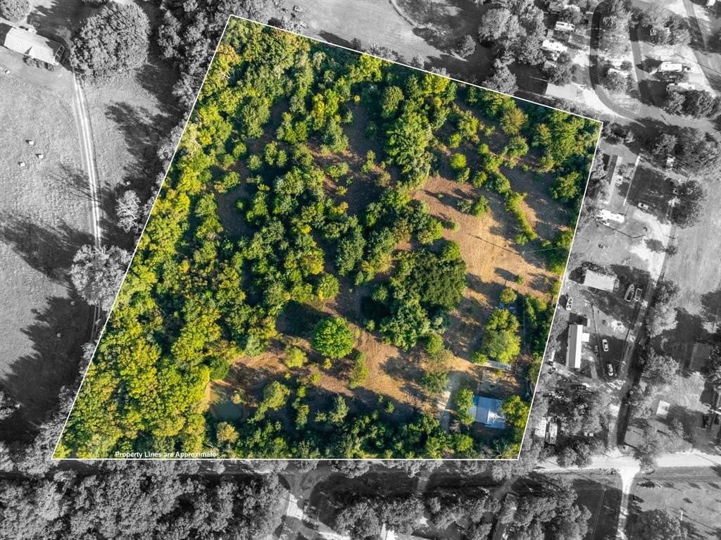 7.4 acres in Johnson County