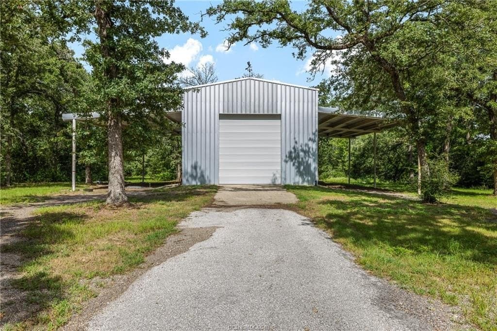 173 acres in Burleson County - photo 33