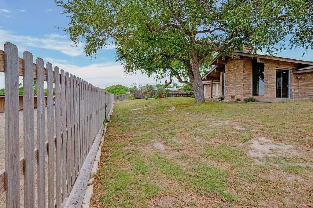 18 acres in Nueces County - photo 24
