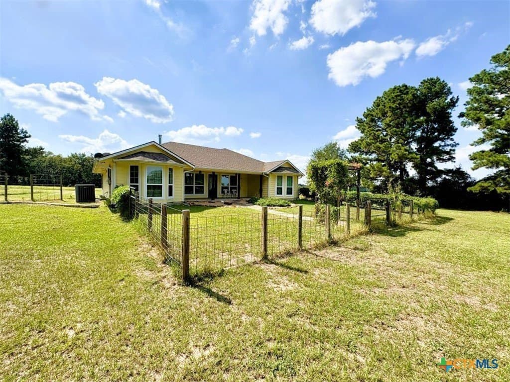 10 acres in Milam County gallery image 2