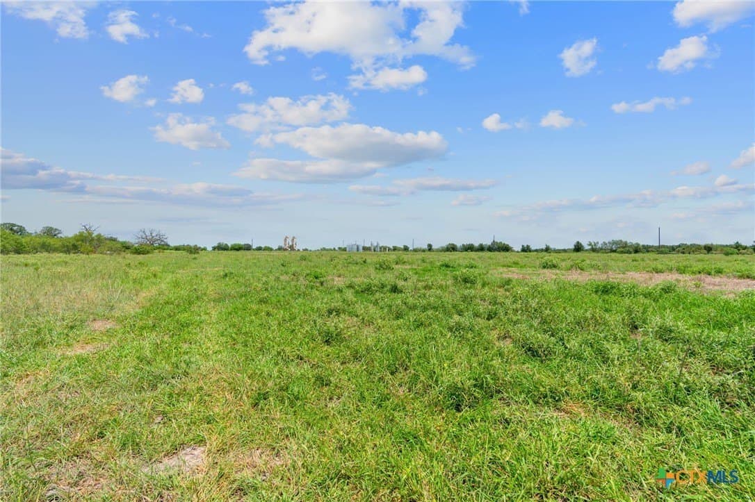 6.5 acres in Gonzales County - photo 3