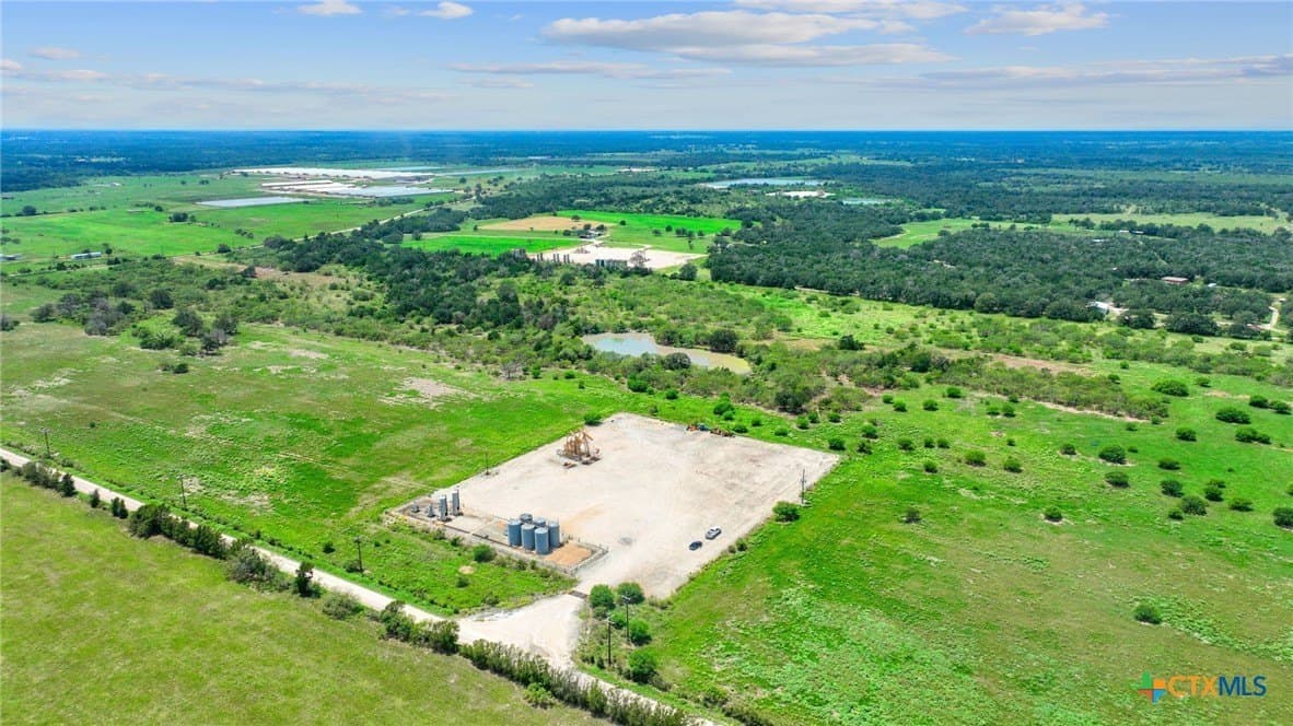 6.5 acres in Gonzales County