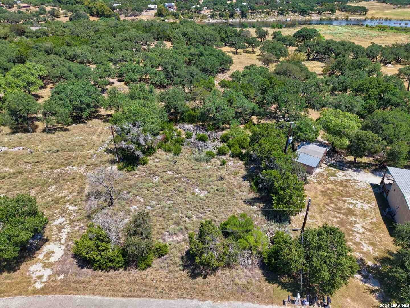 0.5 acres in Comal County - photo 9