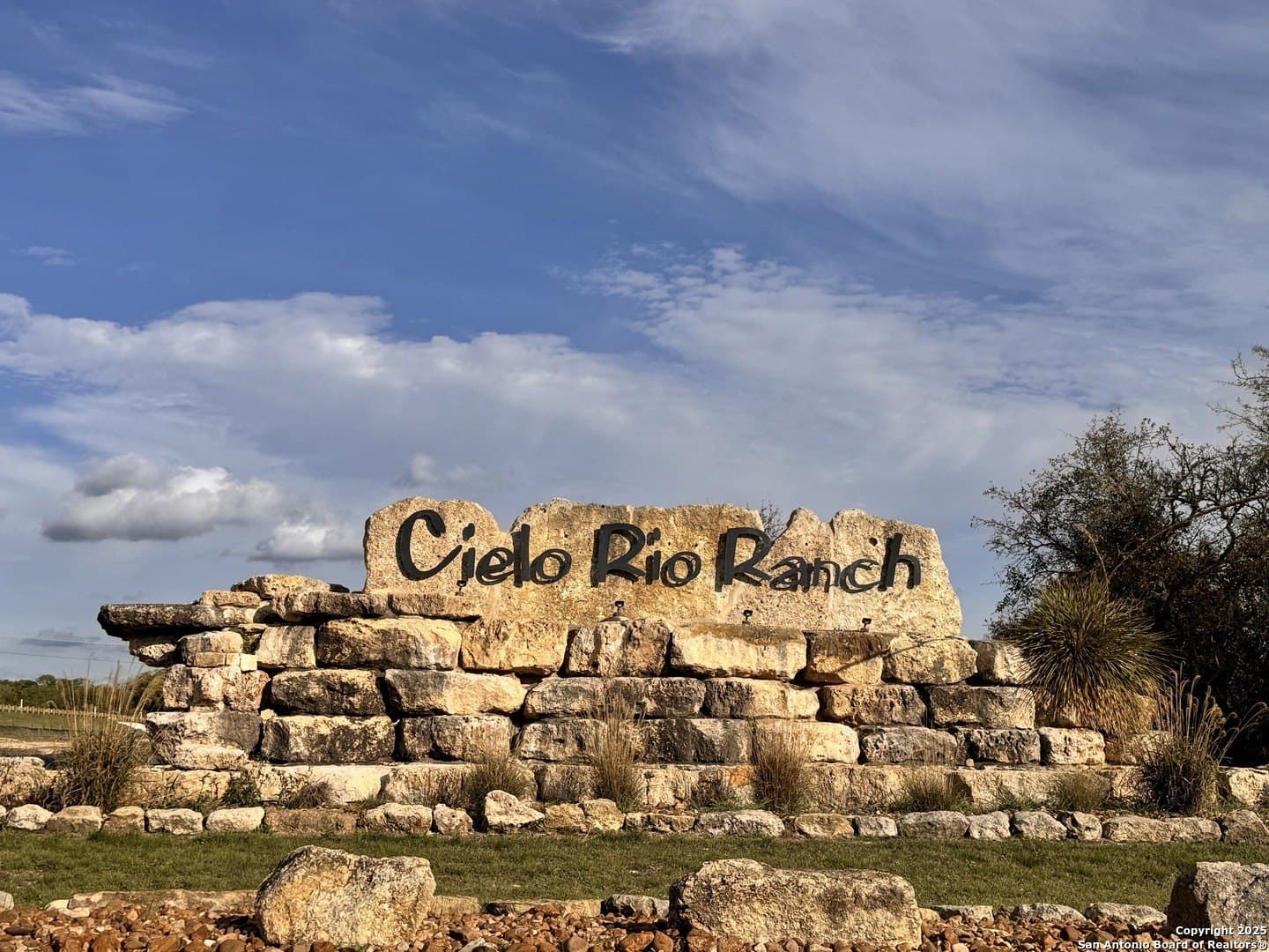 5.24 acres in Bandera County gallery image 3