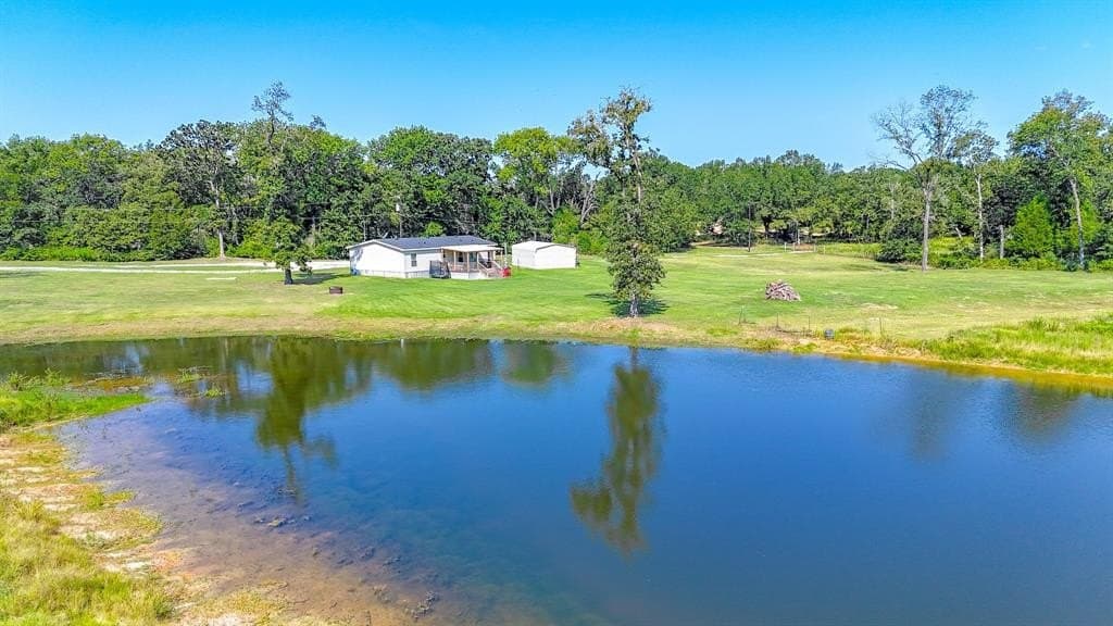 10.58 acres in Freestone County