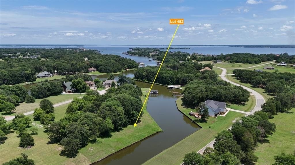 0.72 acres in Navarro County